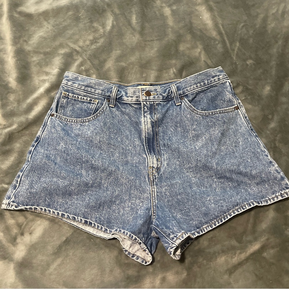 Levi’s High Waisted Mom Shorts
